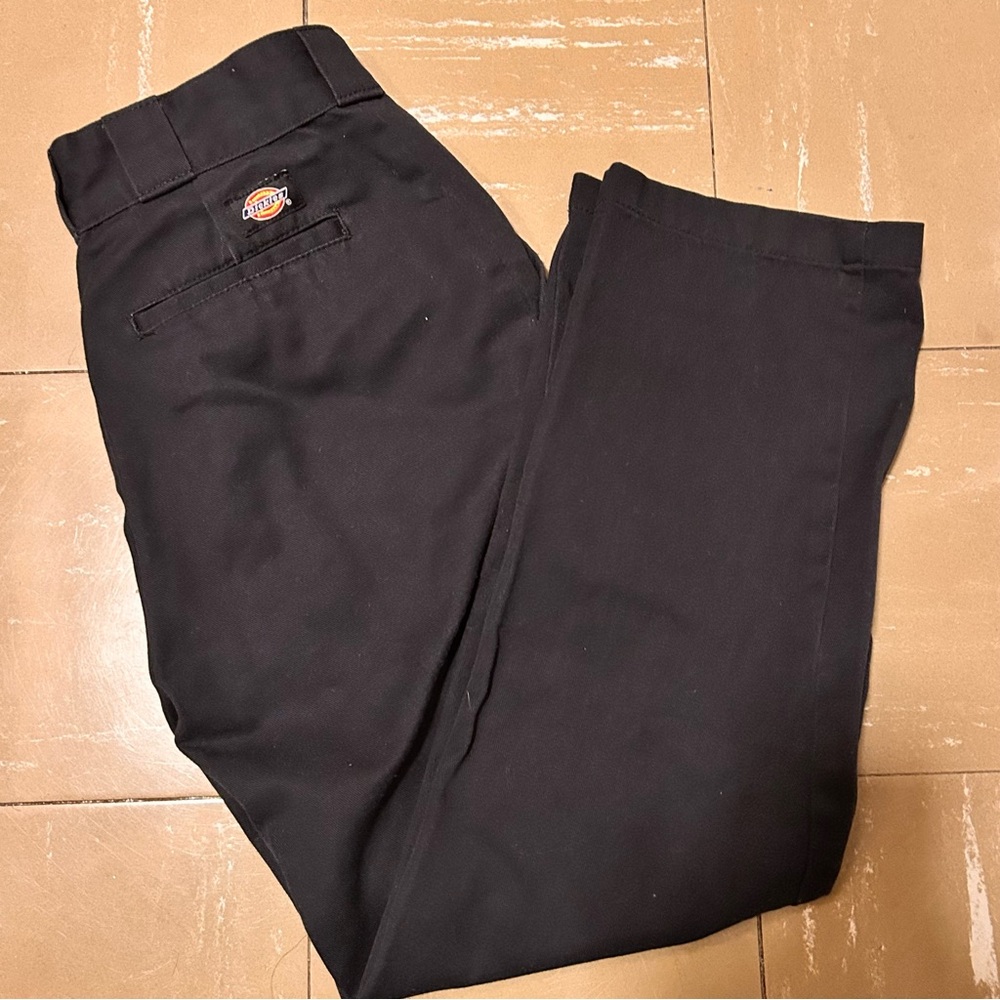 DICKIES UO BLACK PANTS!